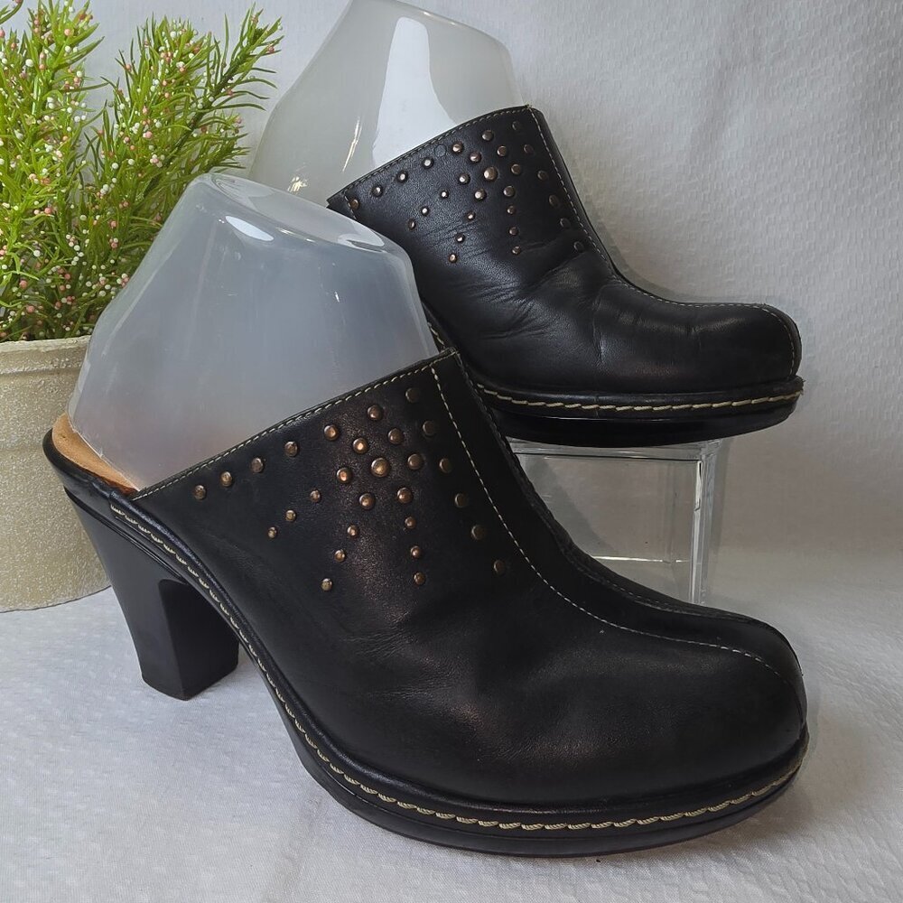 SOFFT BLACK METAL STUDDED MULES WOMENS SIZE 7 GOOD USED CONDITION